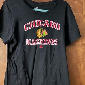 Women’s Chicago Blackhawks tee